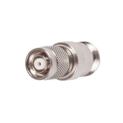 Adaptador RF en Línea / TNC Macho Inverso a N Hembra / Cuerpo Bronce Niquelado / Contacto Oro / Aislante Teflón