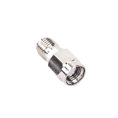 Adaptador RF en Línea / Conector SMA Macho Inverso a SMA Hembra / Cuerpo Bronce Niquelado / Contacto Oro / Aislante Teflón