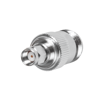 Adaptador Coaxial en Línea / SMA Macho Inverso a N Hembra / Frecuencia 18 GHz / Cuerpo Bronce Niquelado / Contacto Oro / Aislante Teflón