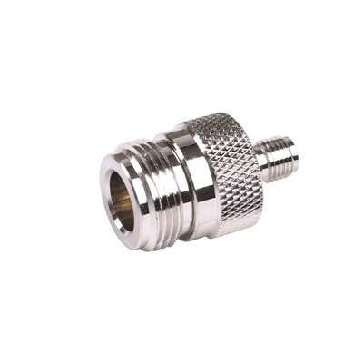 Adaptador RF en Línea / Conector SMA Hembra a N Hembra / Cuerpo Bronce Niquelado / Contacto Oro / Aislante Teflón